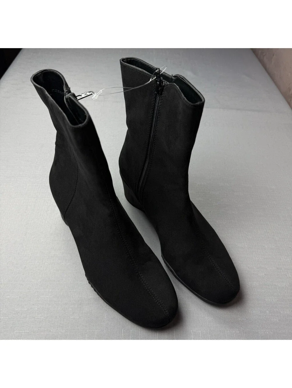 Aerosoles Women’s Size 8.5 M Black Faux Suede Ankle Boots Side Zip Block Heel